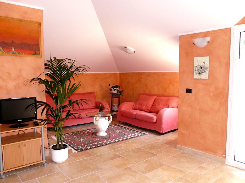 Apartamento L'Albicocco Dolceacqua Habitación foto